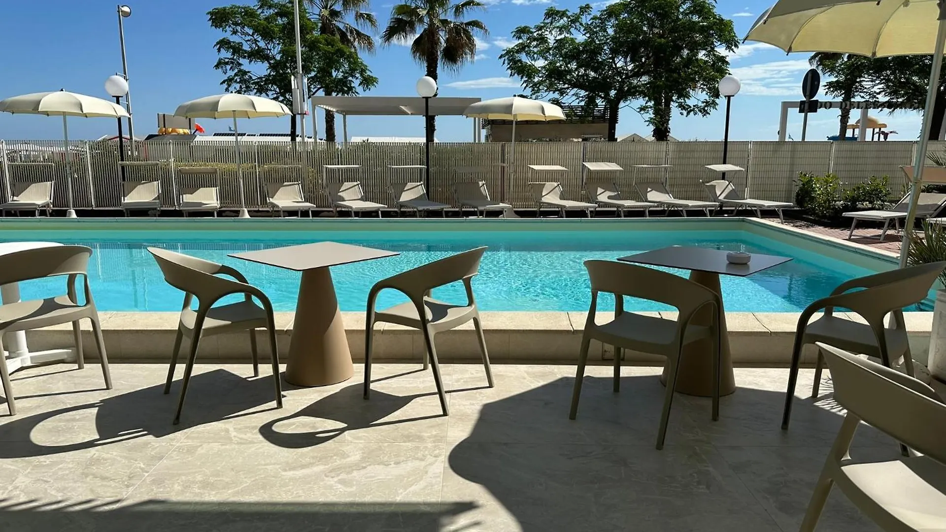 Hotel Tropic - Fronte Mare Riccione 3*,  Italy